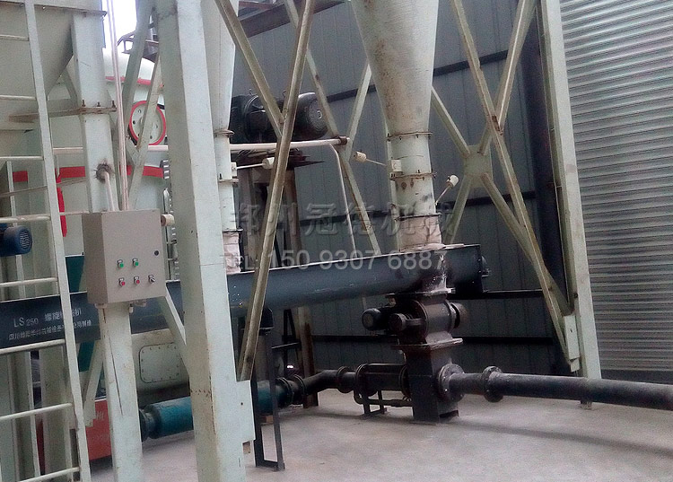 冠德磨粉機(jī)氣力連續(xù)噴射輸送入庫現(xiàn)場